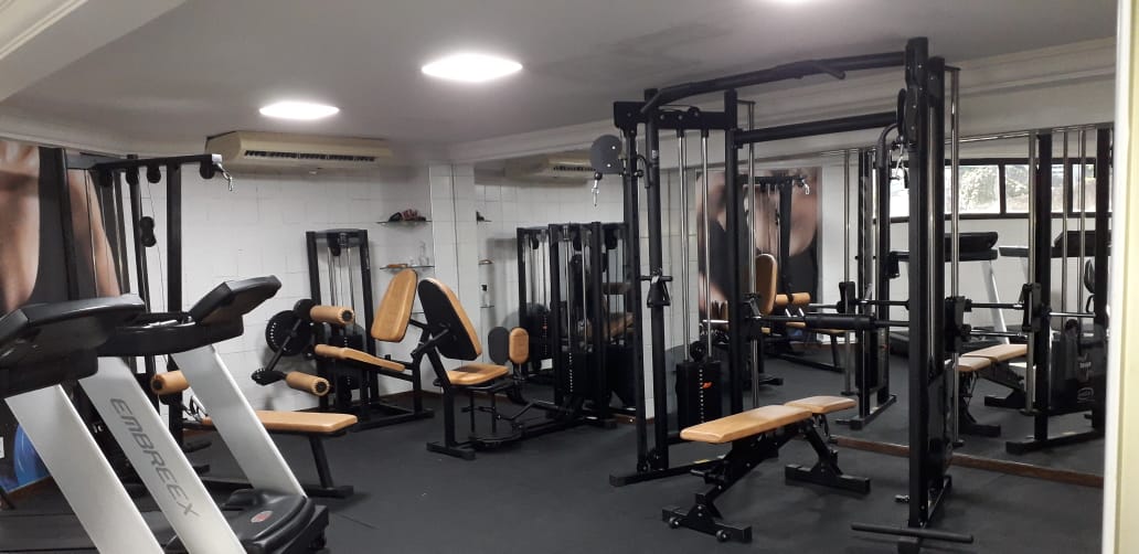 ALUGO 3 QUARTOS COM 3 GARAGENS  NO CIDADE JARDIM