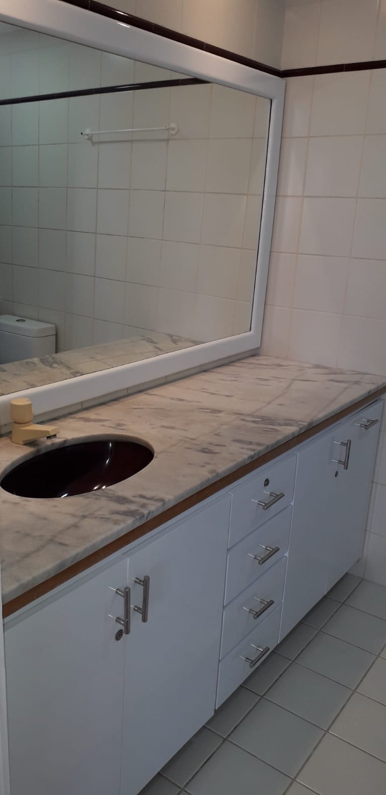 ALUGO 3 QUARTOS COM 3 GARAGENS  NO CIDADE JARDIM