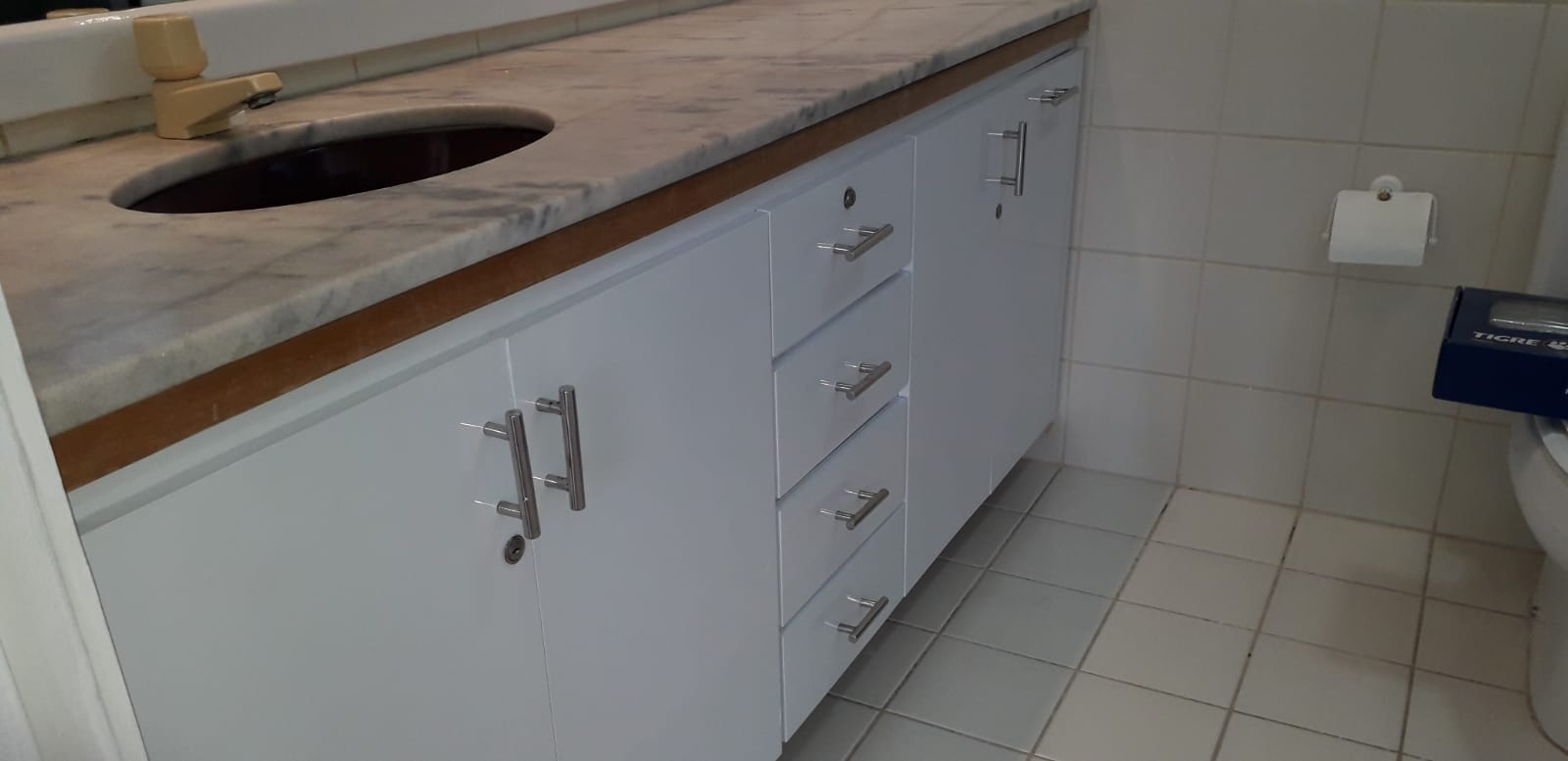 ALUGO 3 QUARTOS COM 3 GARAGENS  NO CIDADE JARDIM