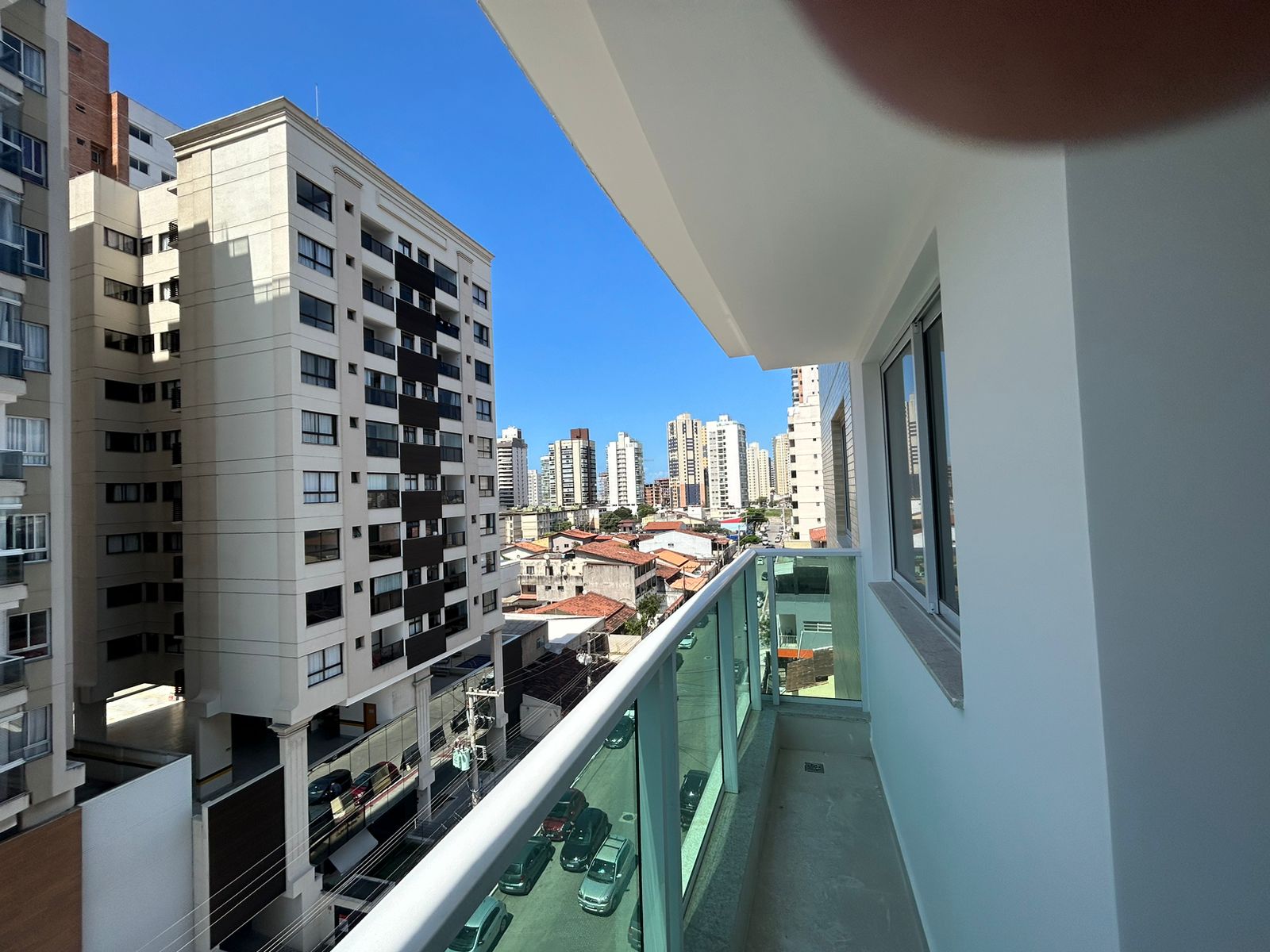 Apartamento de 03 Quartos com Suíte em Itapuã