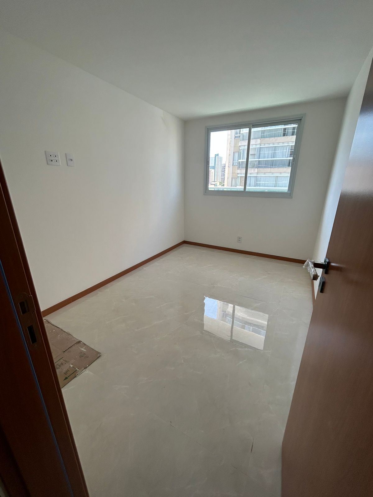 Apartamento de 03 Quartos com Suíte em Itapuã