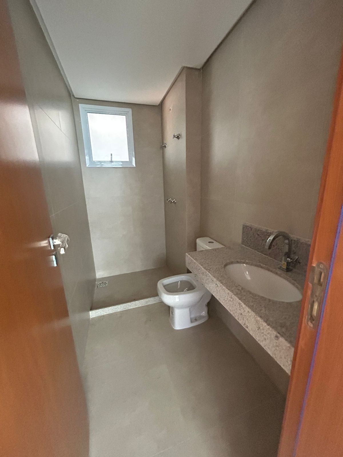 Apartamento de 03 Quartos com Suíte em Itapuã