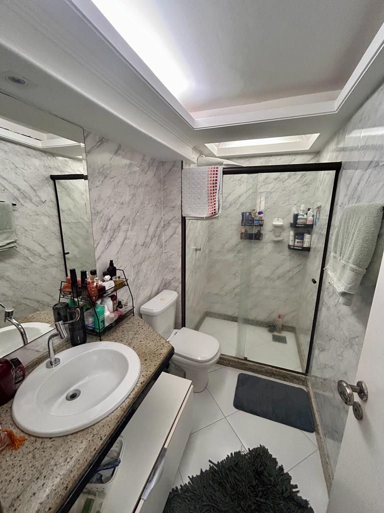 Apartamento de 04 Quartos com Suíte em Itapuã