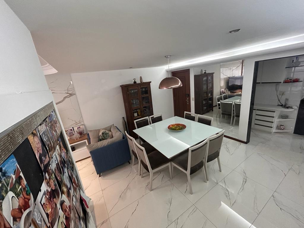 Apartamento de 04 Quartos com Suíte em Itapuã