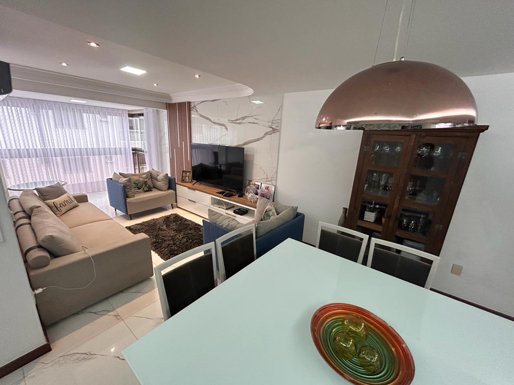 Apartamento de 04 Quartos com Suíte em Itapuã