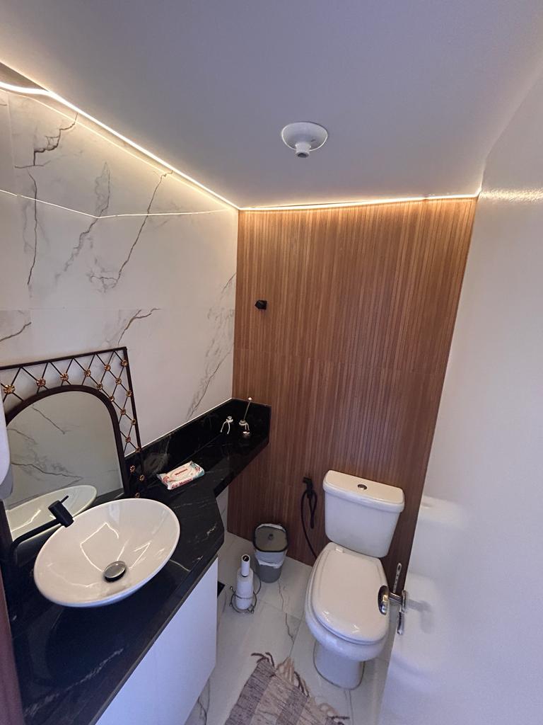 Apartamento de 04 Quartos com Suíte em Itapuã
