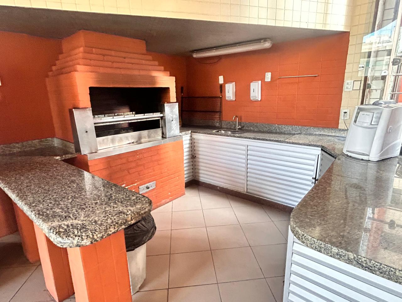 Apartamento de 04 Quartos com Suíte em Itapuã