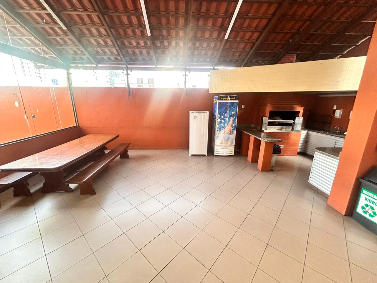 Apartamento de 04 Quartos com Suíte em Itapuã