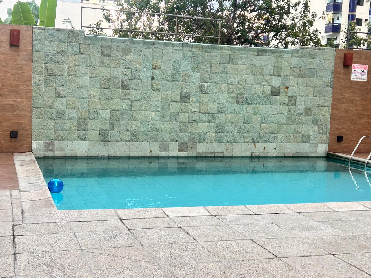 Apartamento de 04 Quartos com Suíte em Itapuã