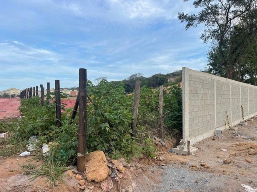 Áreas de 5000 a 15 mil m2