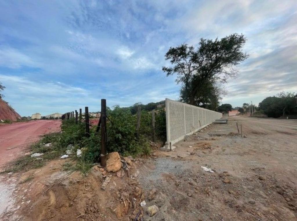 Áreas de 5000 a 15 mil m2