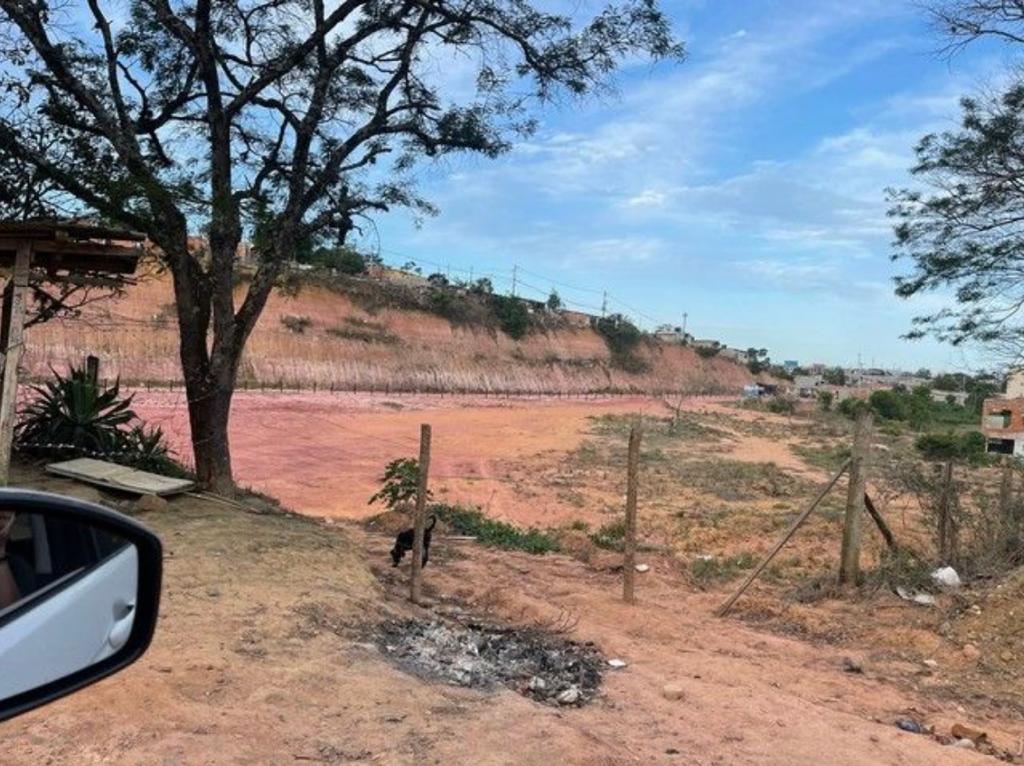 Áreas de 5000 a 15 mil m2