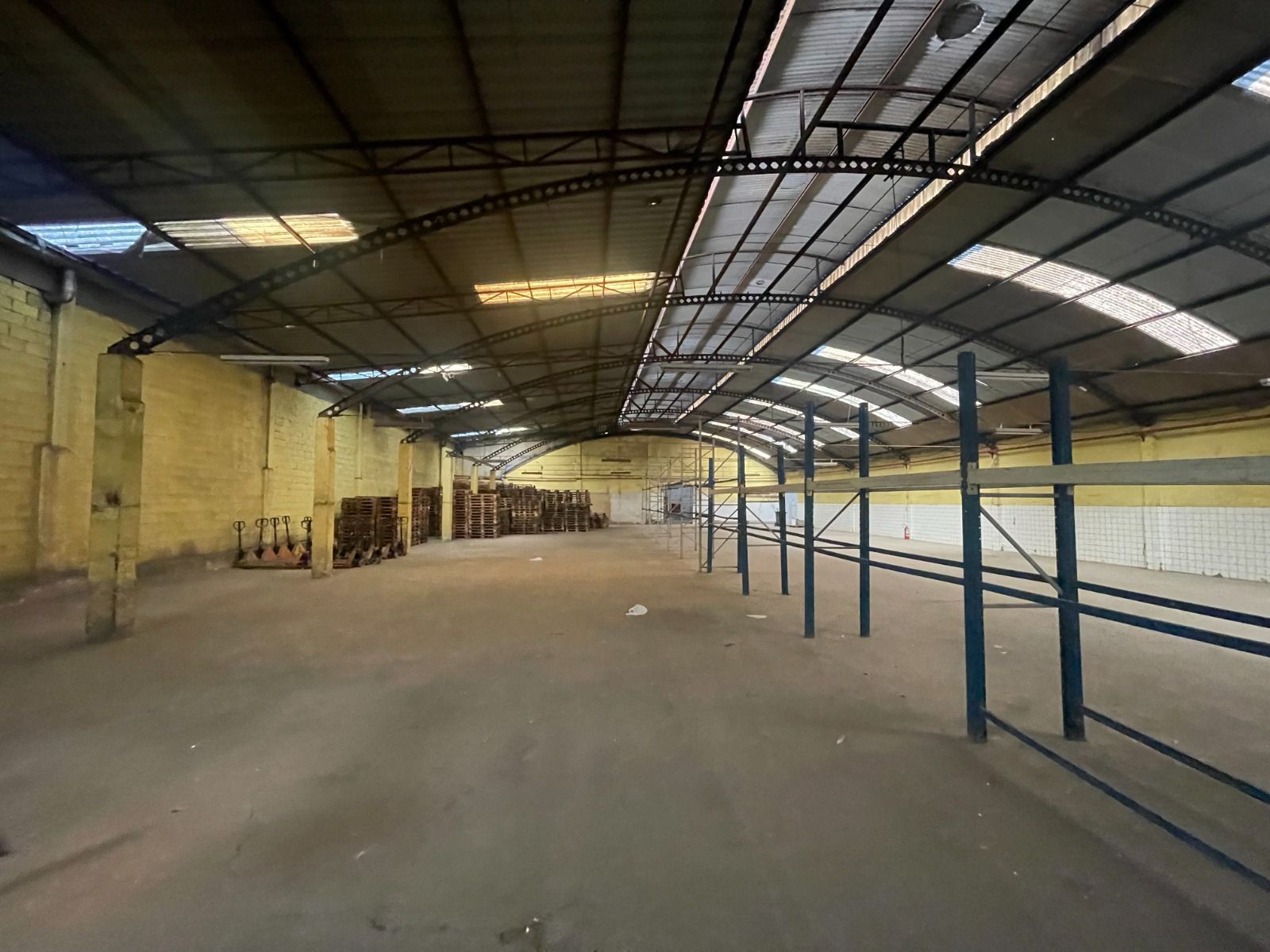 Galpões  6 mil metros² em Santa Mônica