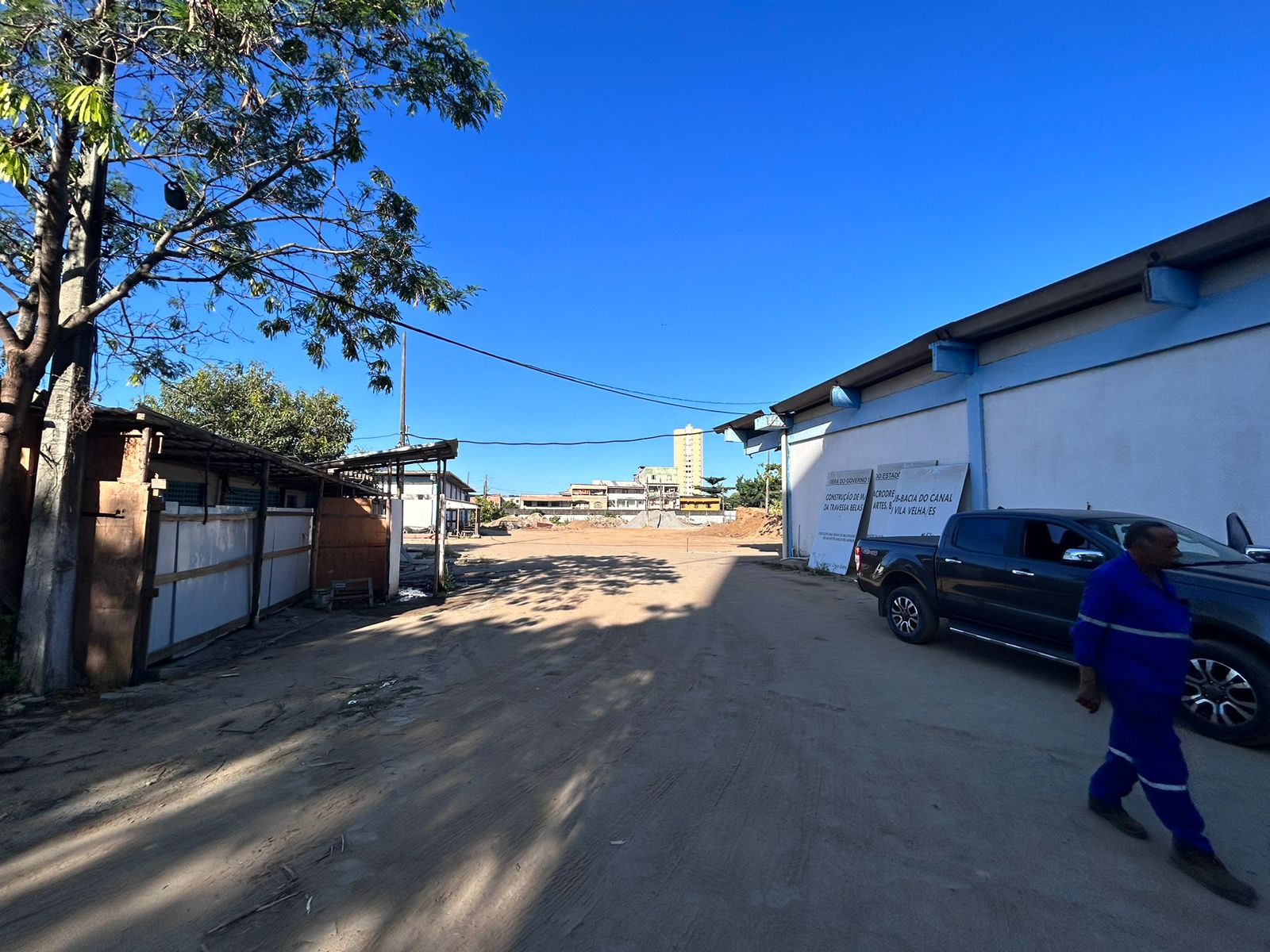 Área com galpão de 10.000 m² na Lindenberg