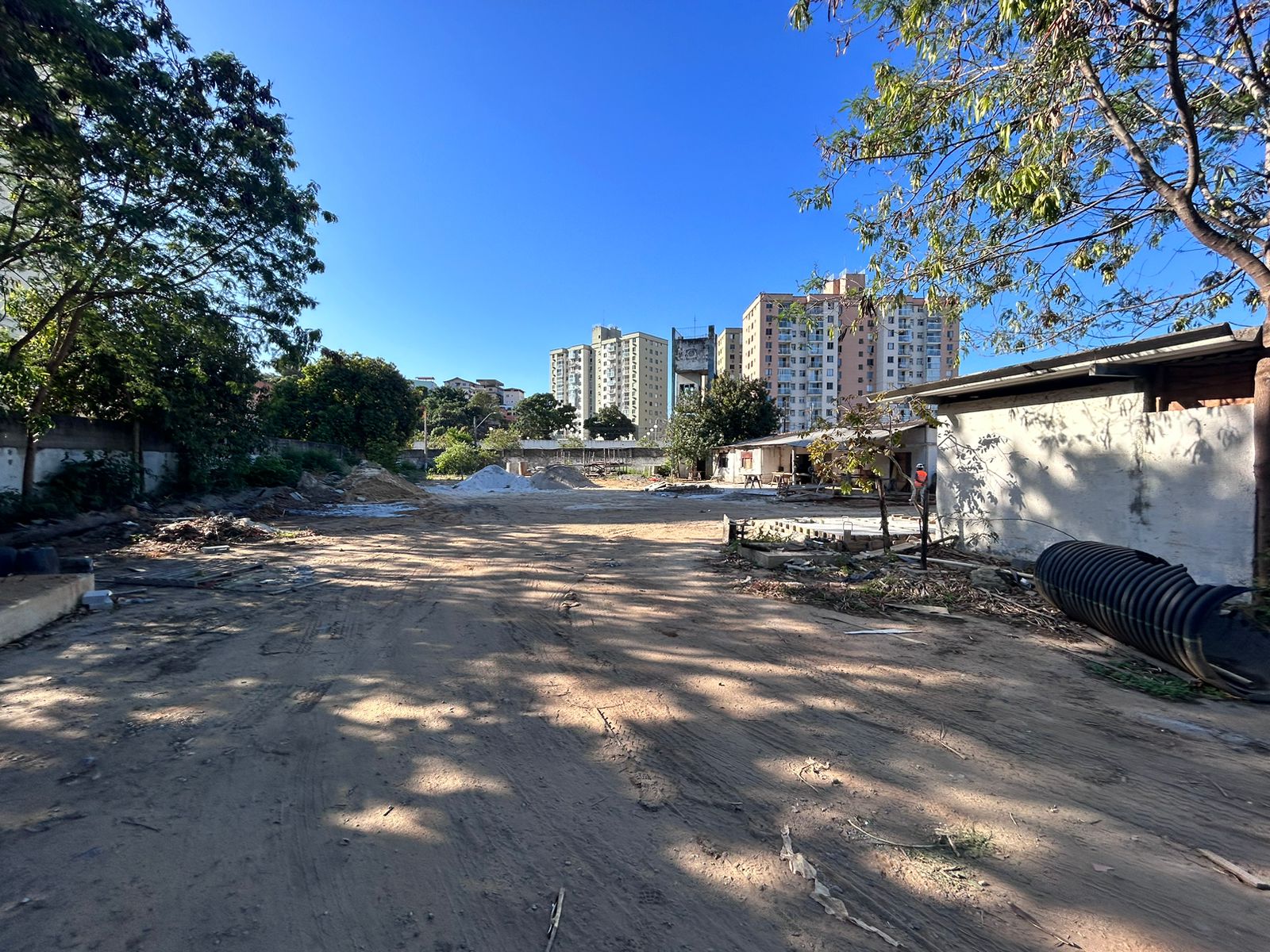Área com galpão de 10.000 m² na Lindenberg