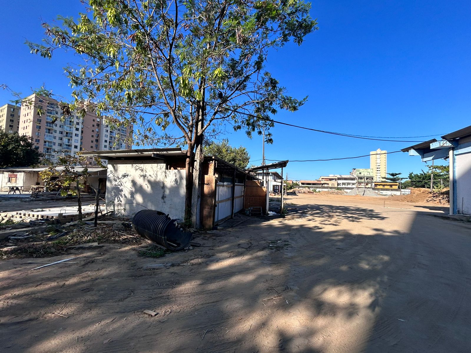 Área com galpão de 10.000 m² na Lindenberg