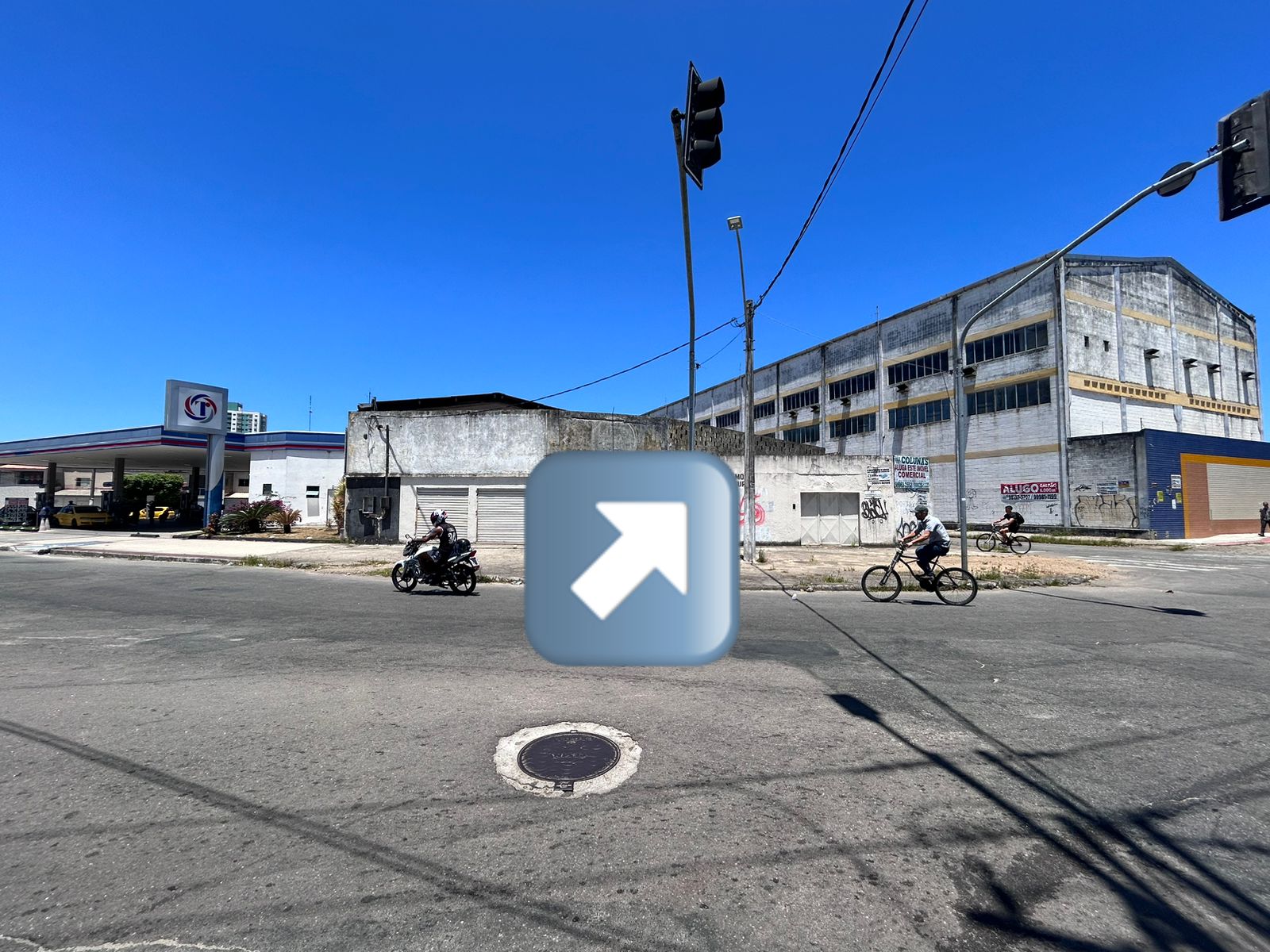 Área com galpão com 1000 m2