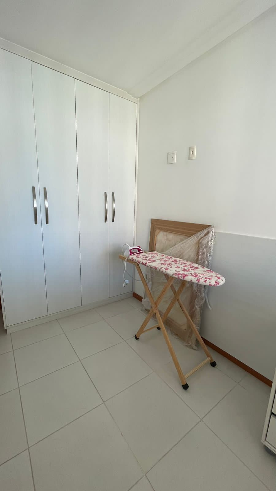 Apartamento de 03 Quartos com Suíte em Itapuã
