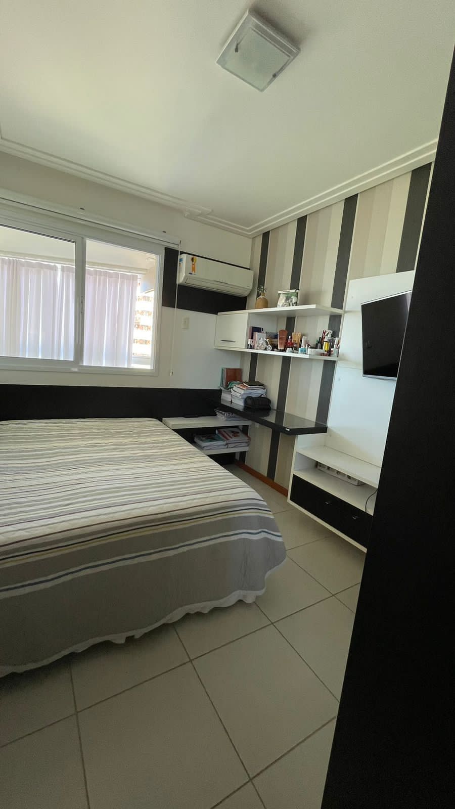 Apartamento de 03 Quartos com Suíte em Itapuã