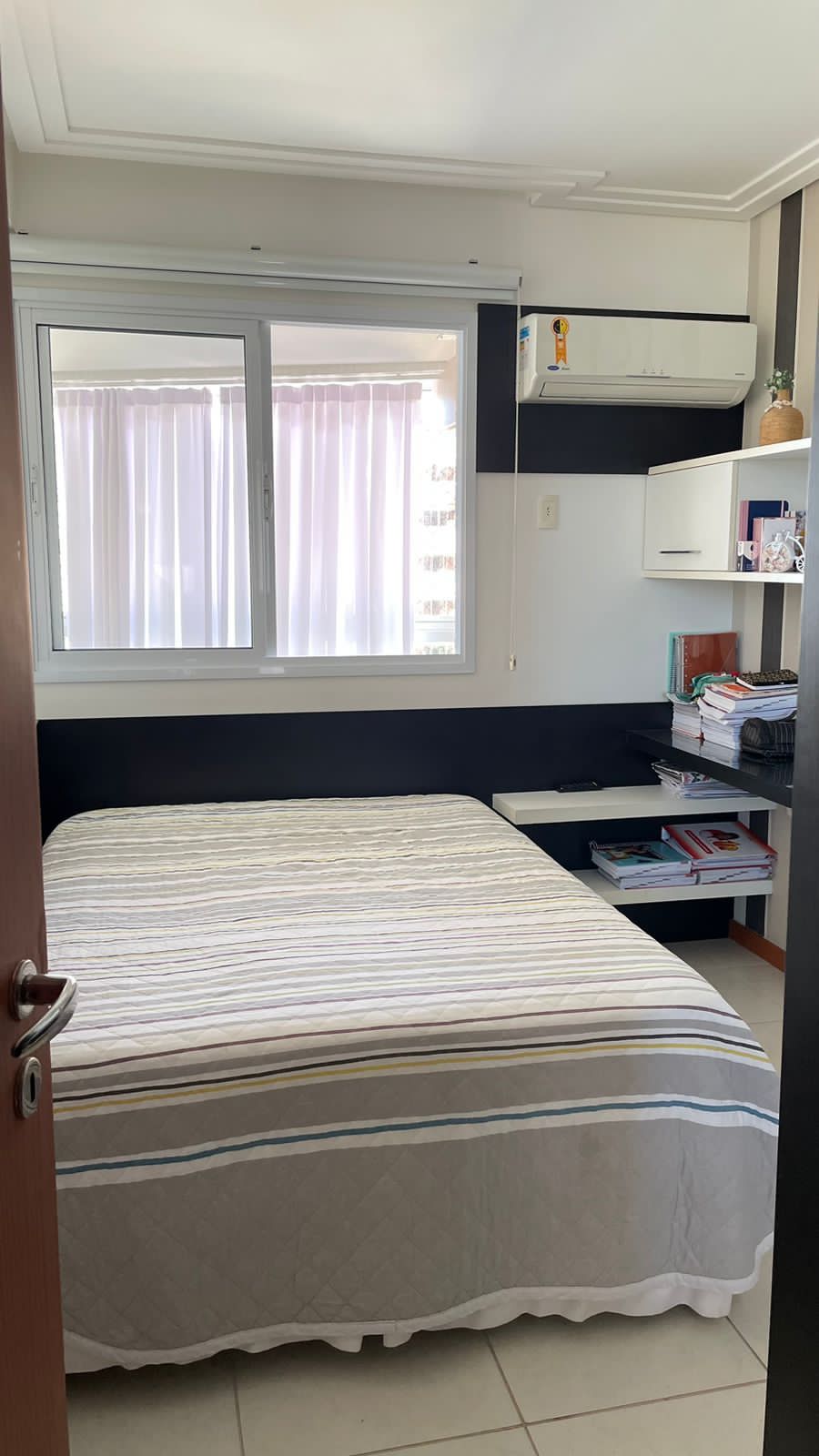 Apartamento de 03 Quartos com Suíte em Itapuã