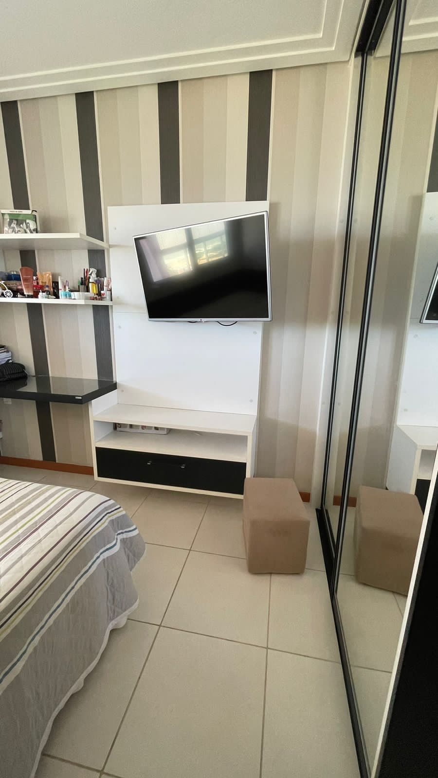 Apartamento de 03 Quartos com Suíte em Itapuã