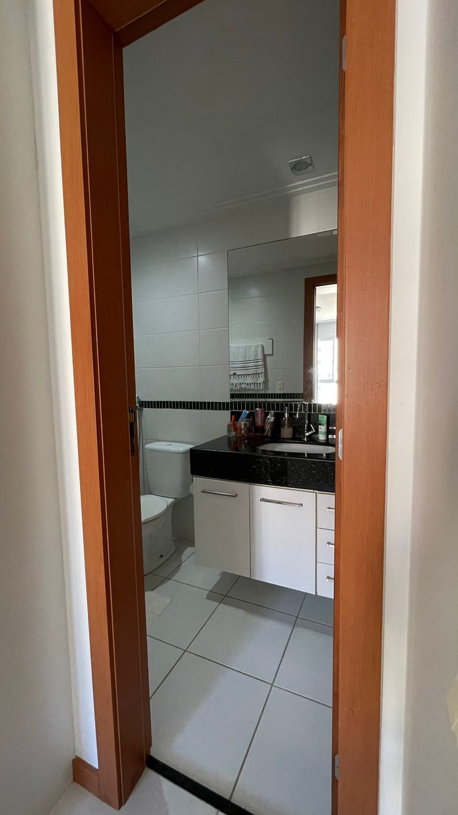 Apartamento de 03 Quartos com Suíte em Itapuã