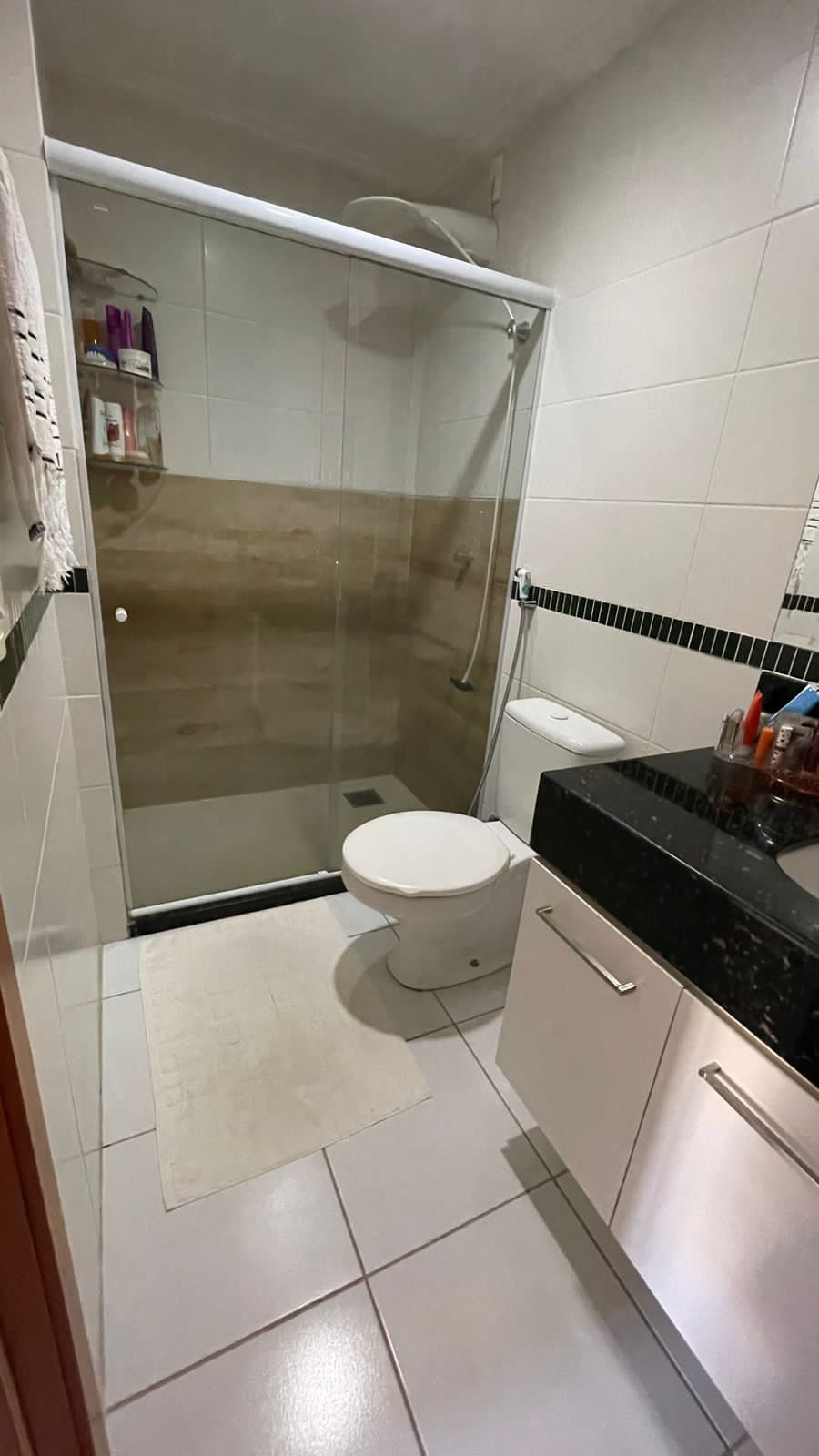 Apartamento de 03 Quartos com Suíte em Itapuã