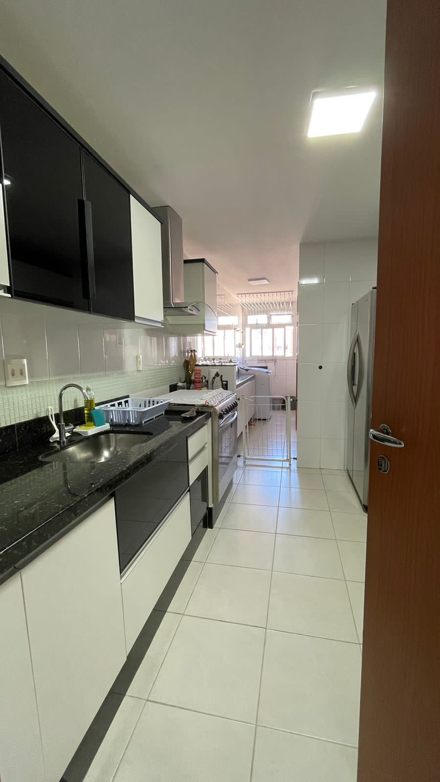 Apartamento de 03 Quartos com Suíte em Itapuã