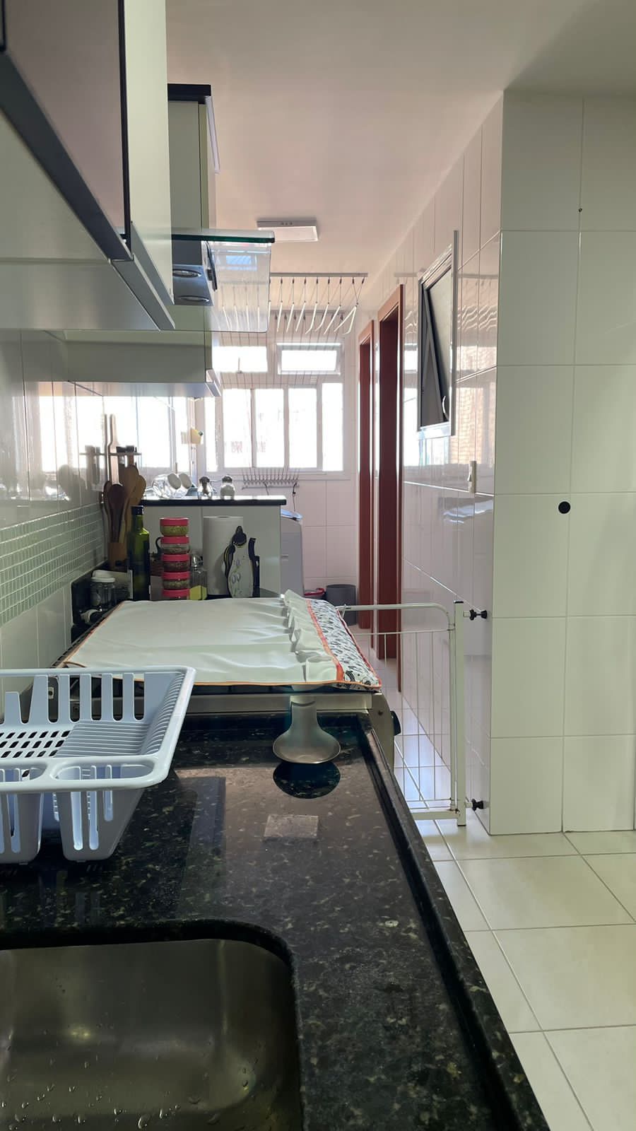 Apartamento de 03 Quartos com Suíte em Itapuã