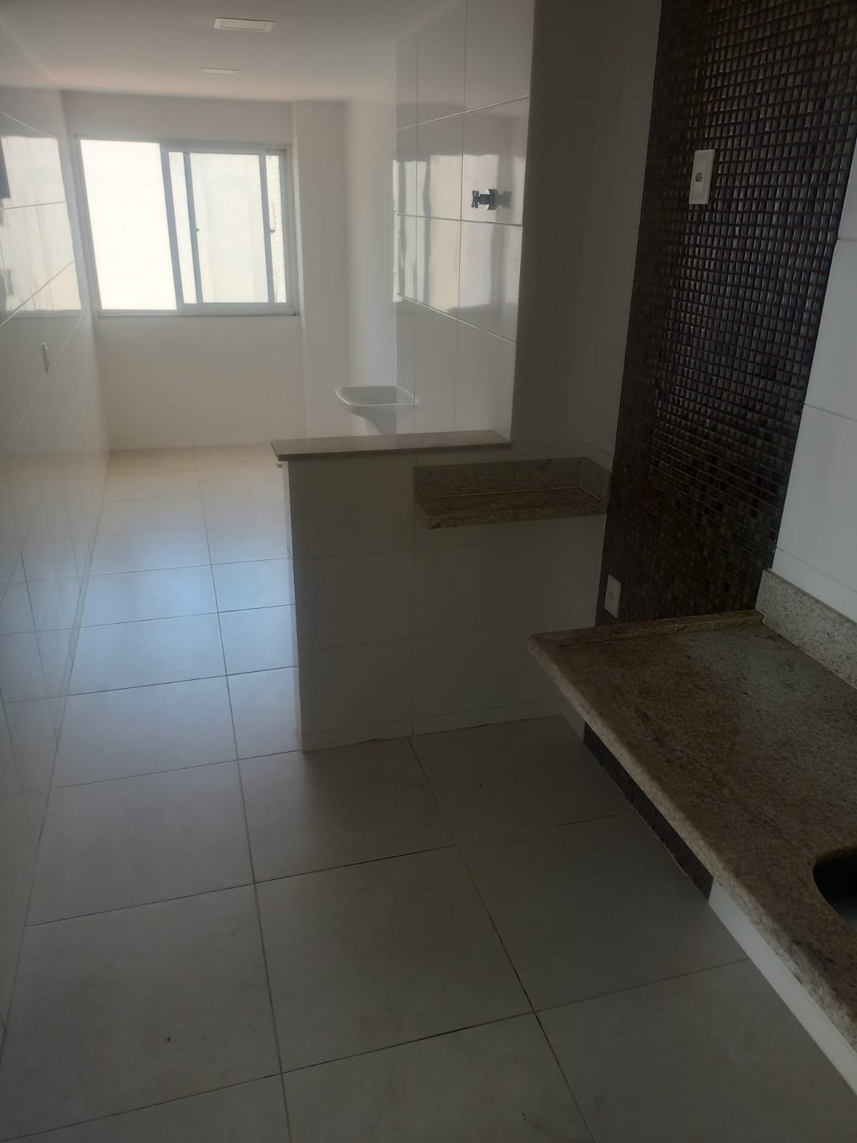 Apartamento de 03 Quartos com Suíte em Itapuã