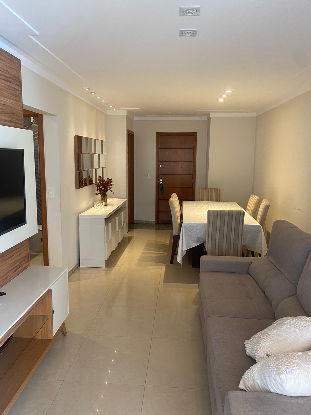 Apartamento de 04 Quartos com Suíte em Itapuã