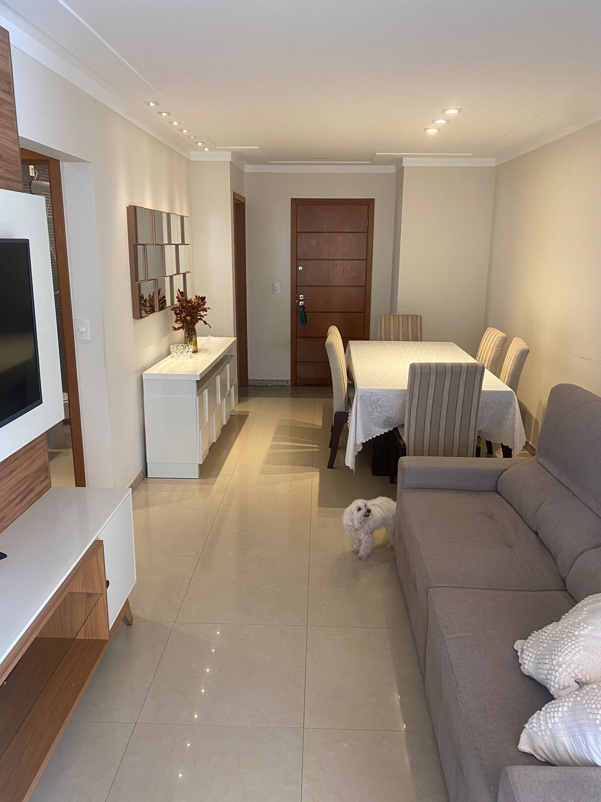 Apartamento de 04 Quartos com Suíte em Itapuã
