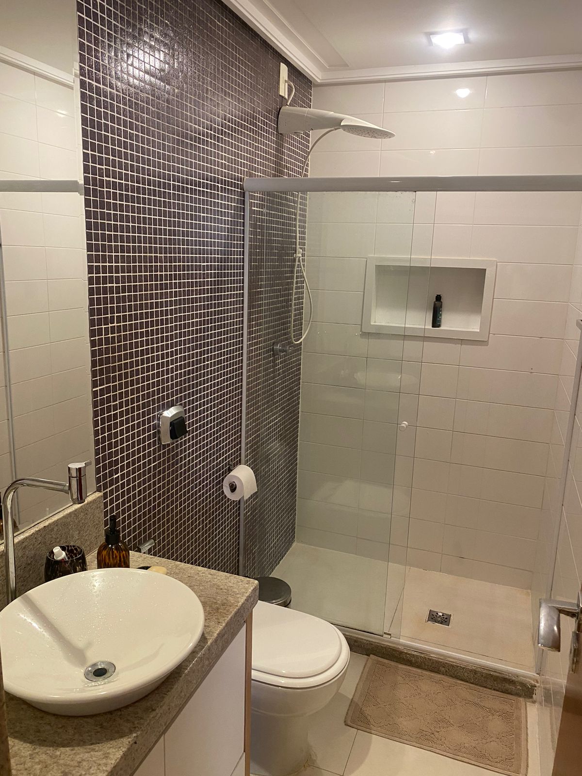 Apartamento de 04 Quartos com Suíte em Itapuã