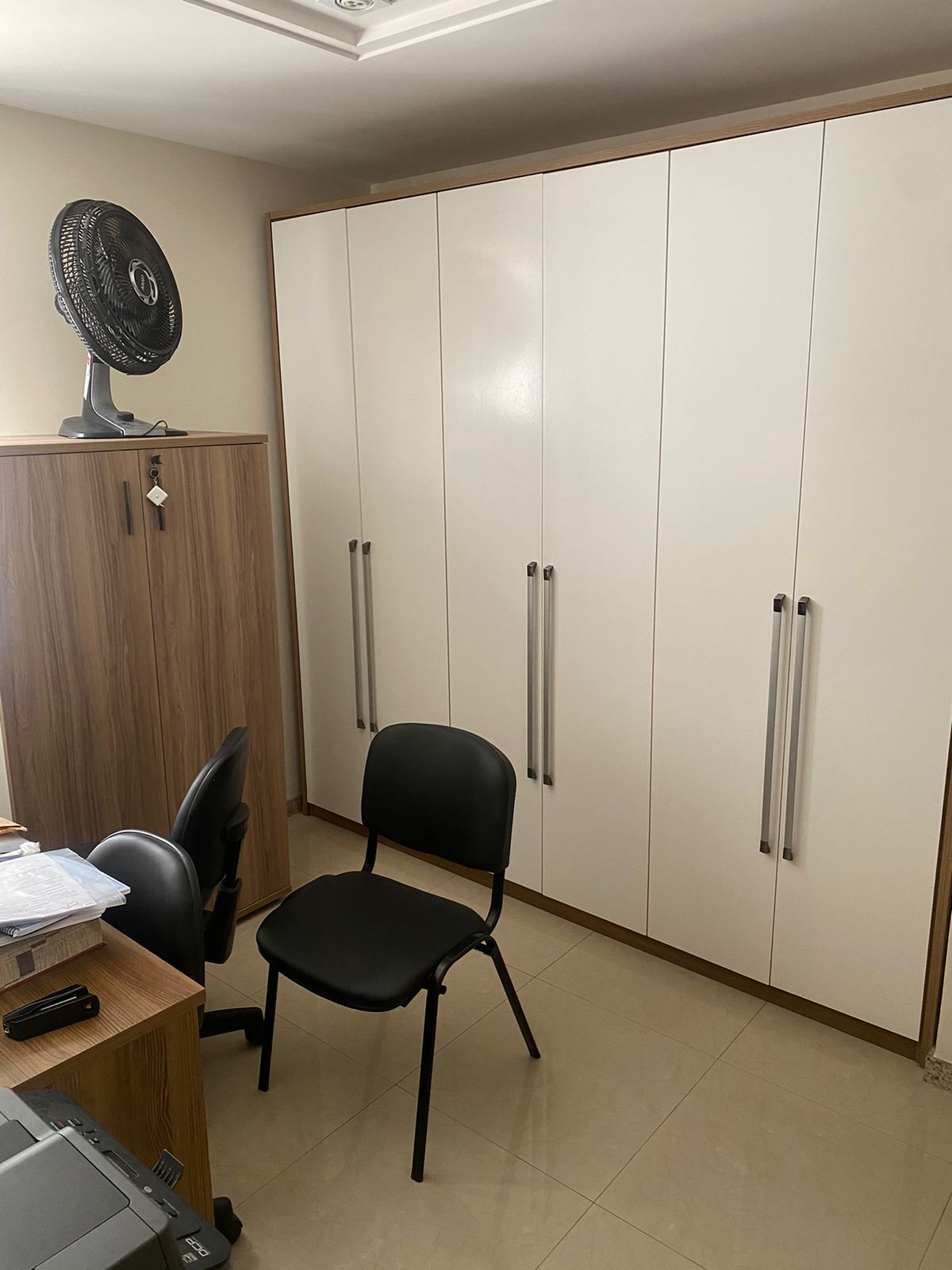 Apartamento de 04 Quartos com Suíte em Itapuã