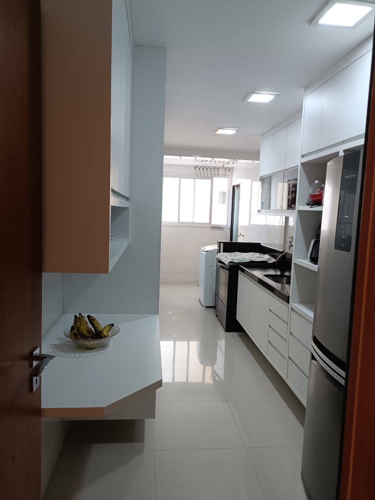 Apartamento de 04 Quartos com Suíte em Itapuã