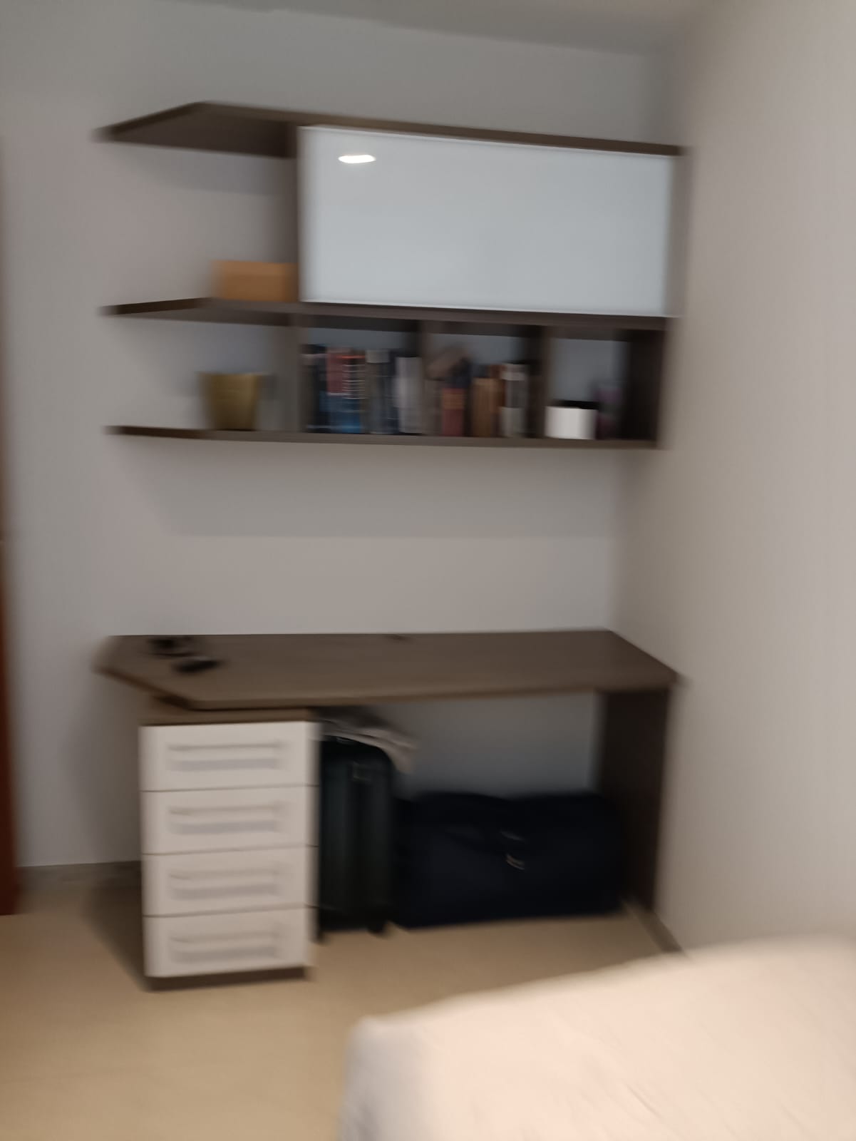 Apartamento de 04 Quartos com Suíte em Itapuã