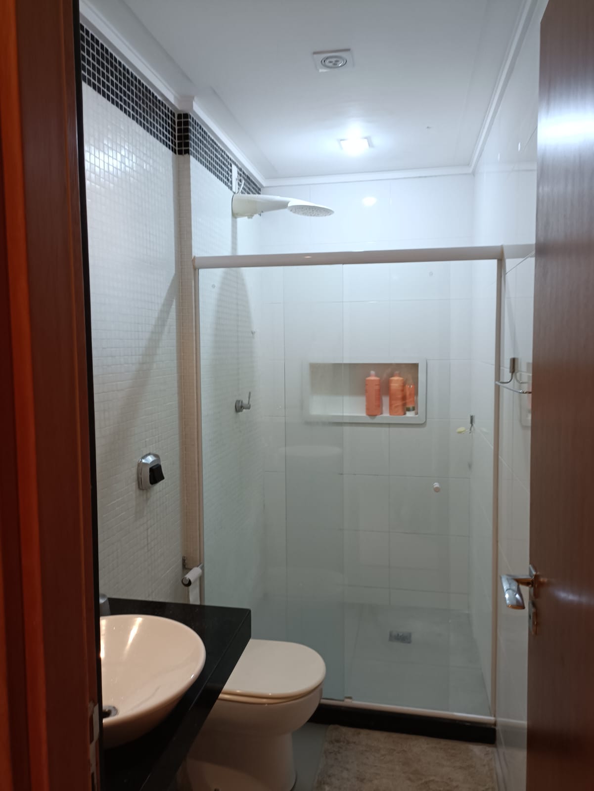 Apartamento de 04 Quartos com Suíte em Itapuã