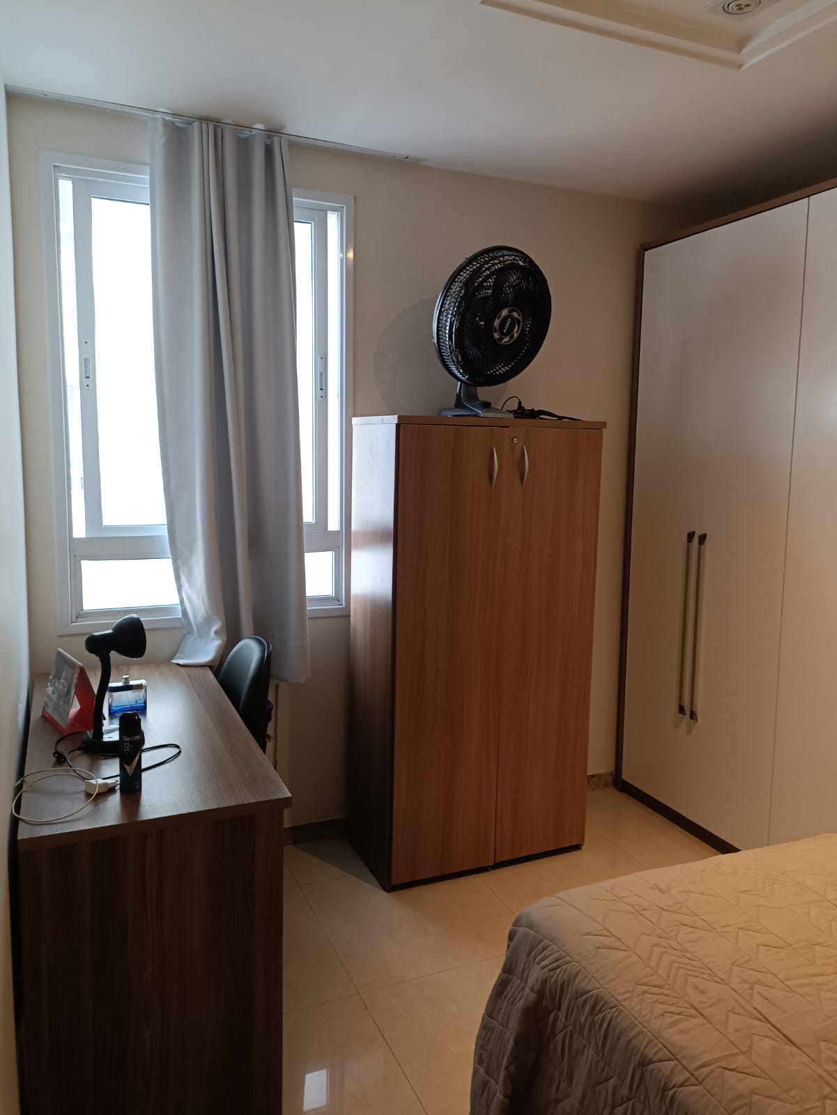 Apartamento de 04 Quartos com Suíte em Itapuã