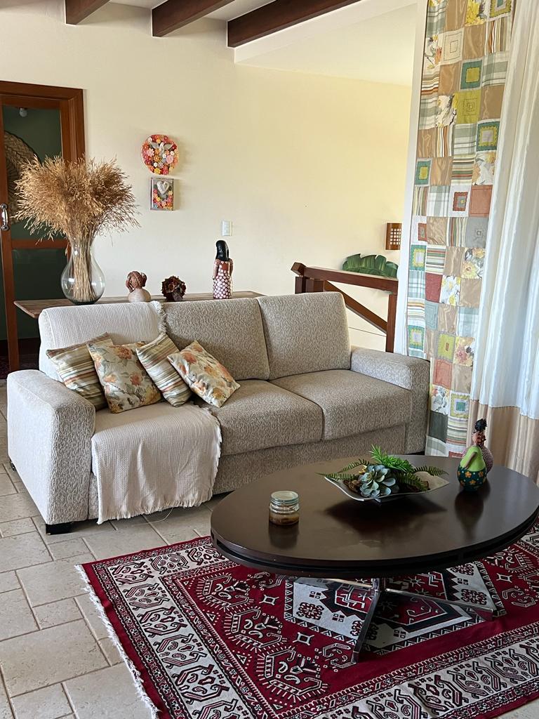 Casa com 6 Suítes em Meaípe