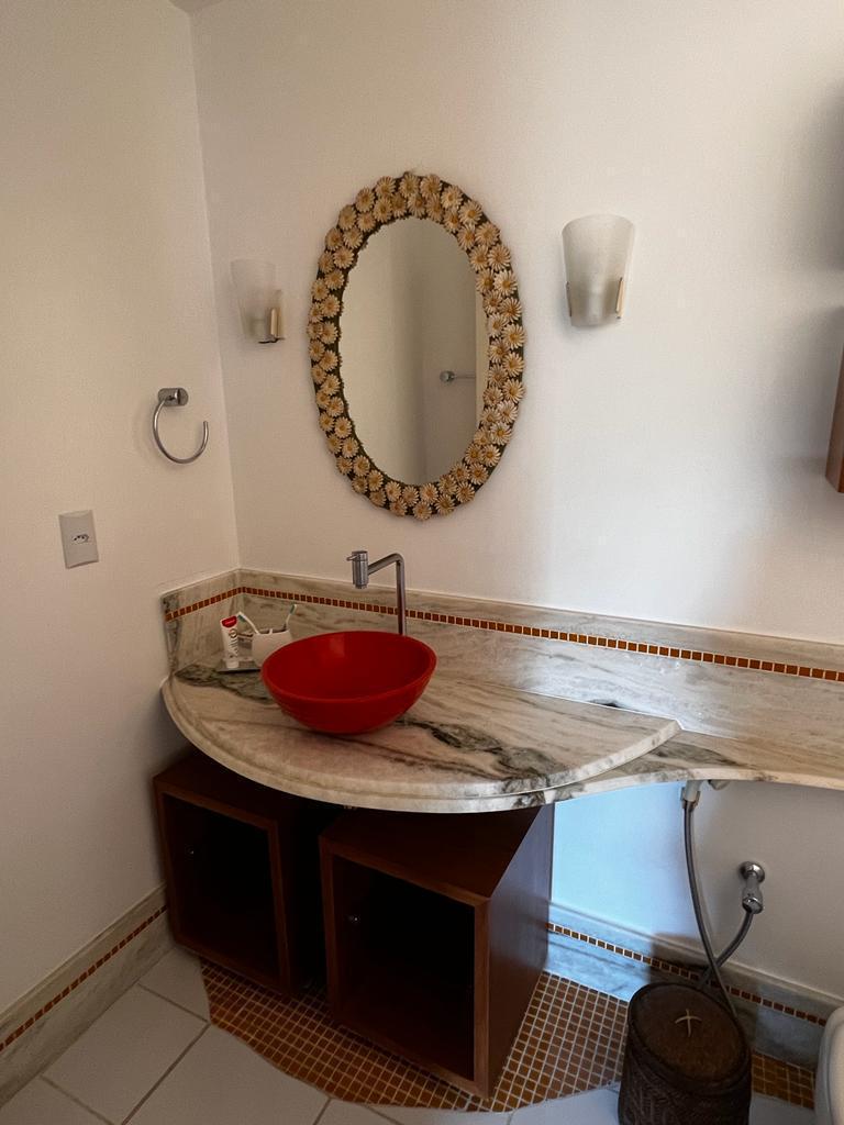 Casa com 6 Suítes em Meaípe