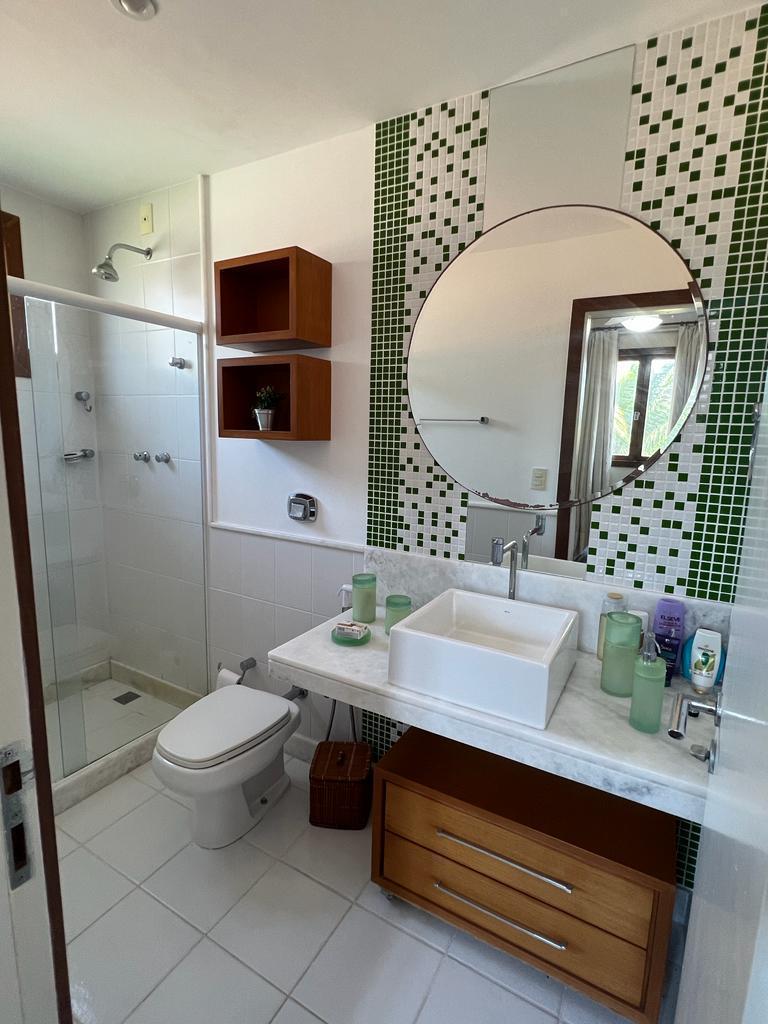 Casa com 6 Suítes em Meaípe