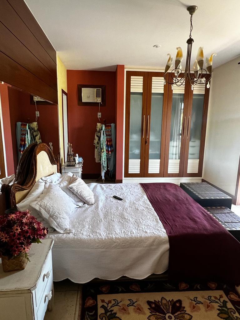 Casa com 6 Suítes em Meaípe