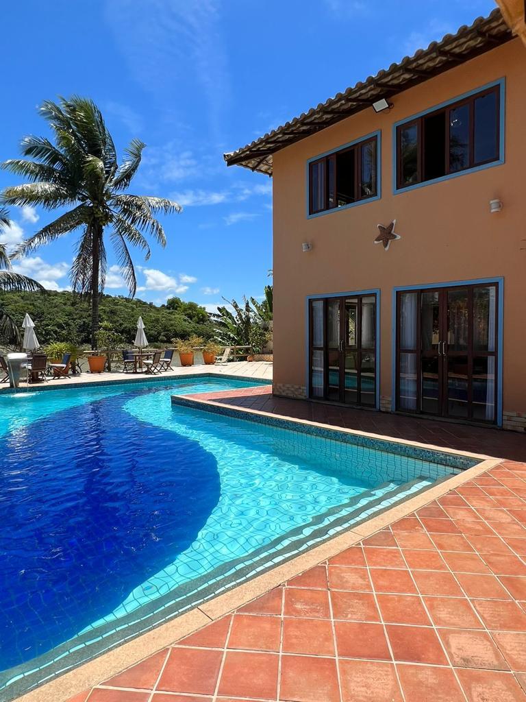 Casa com 6 Suítes em Meaípe