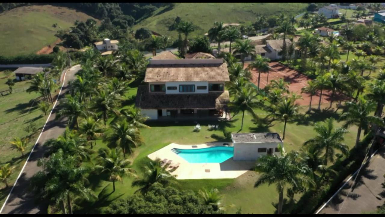 Casa com 05 Suítes em Guarapari