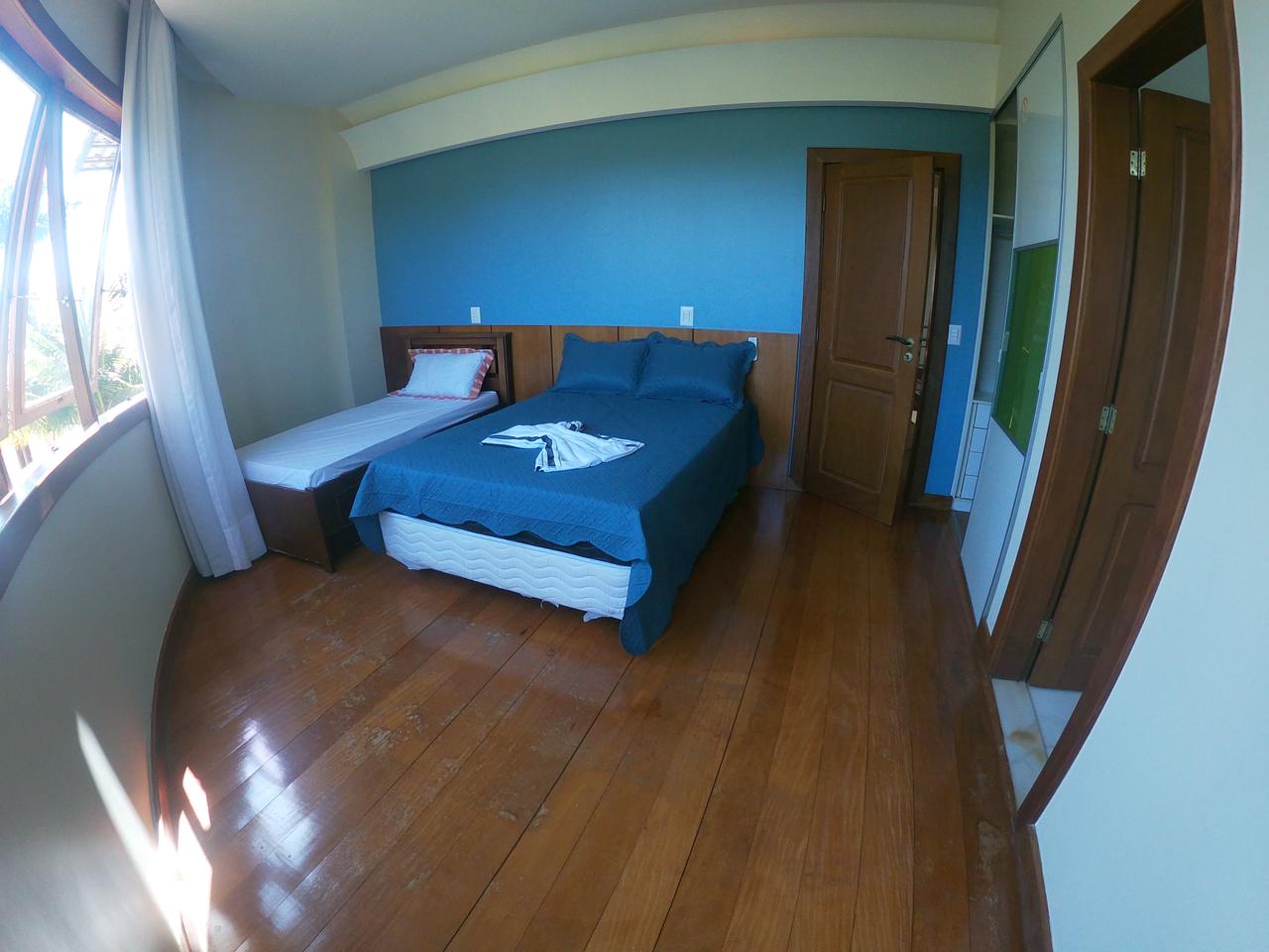 Casa com 05 Suítes em Guarapari