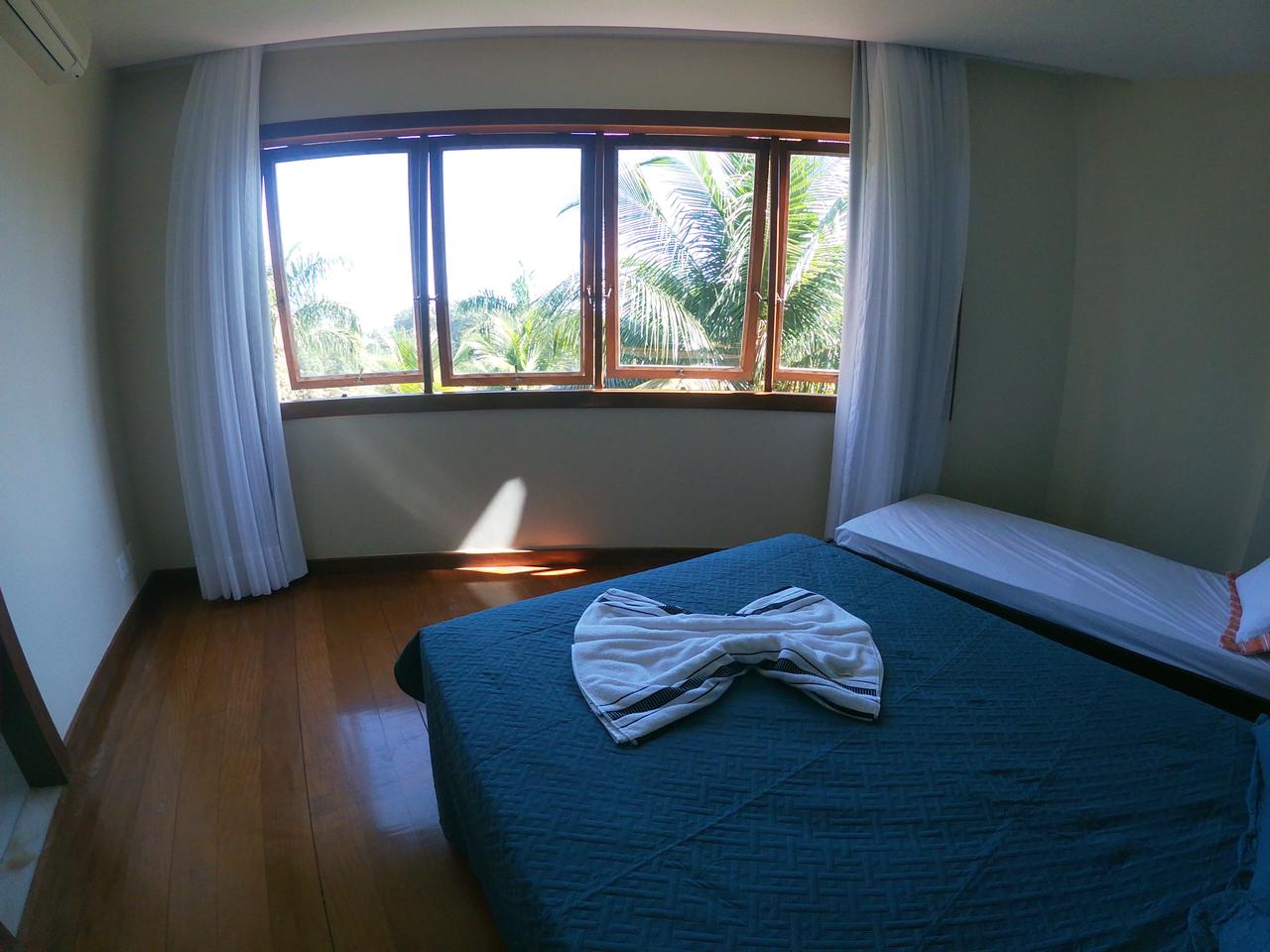 Casa com 05 Suítes em Guarapari