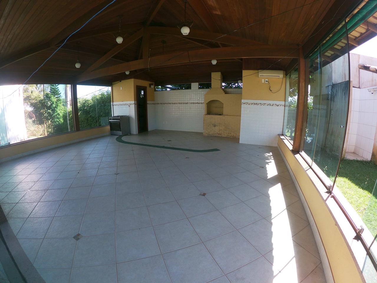 Casa com 05 Suítes em Guarapari