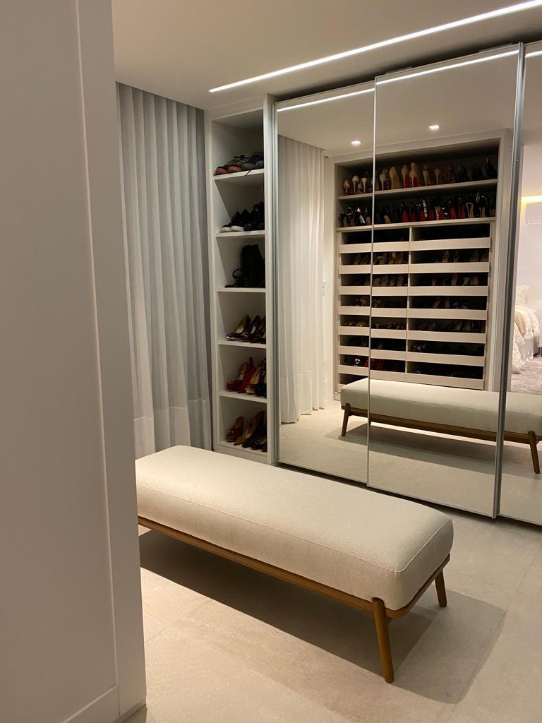 Apartamento de 03 Quartos com 3 Suítes na Praia da Costa 