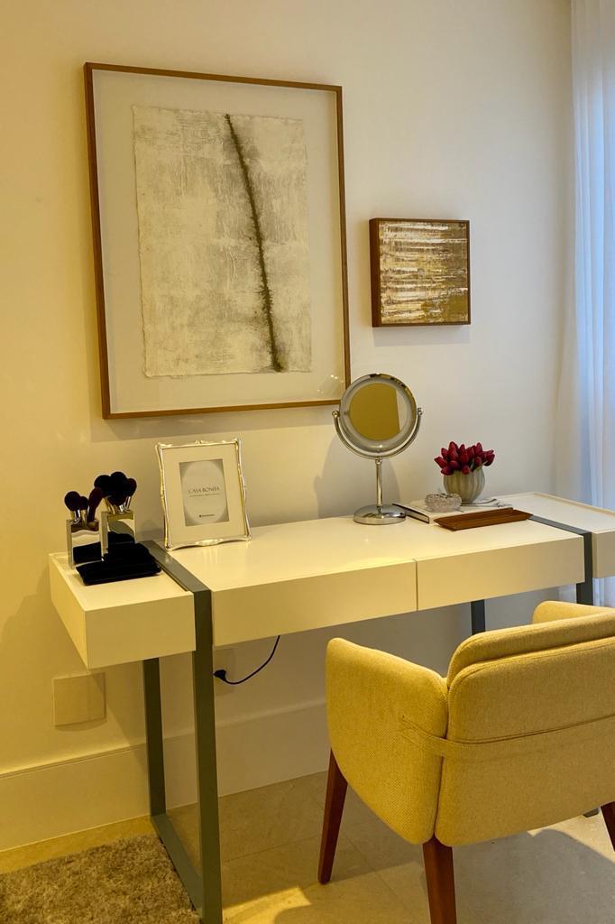 Apartamento de 03 Quartos com 3 Suítes na Praia da Costa 