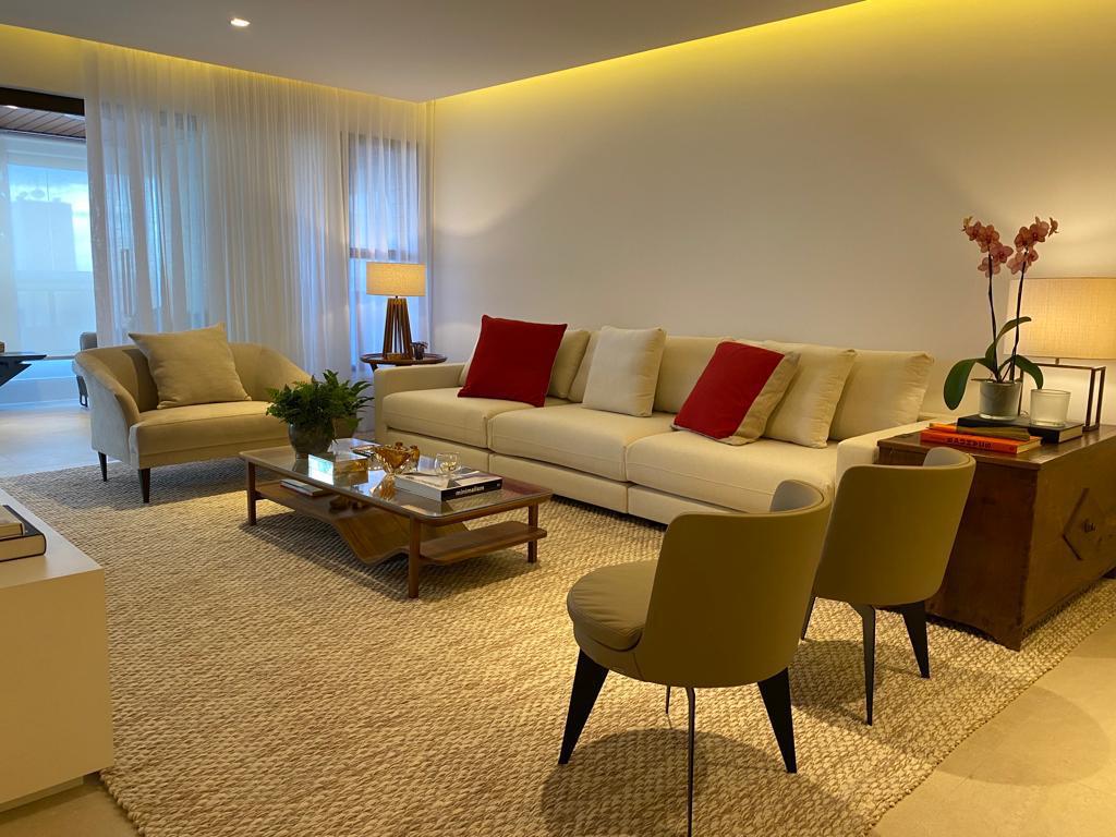 Apartamento de 03 Quartos com 3 Suítes na Praia da Costa 